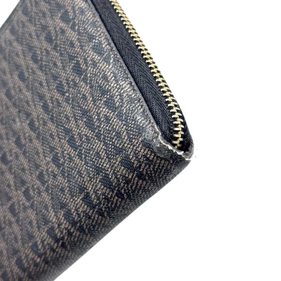 YSL Logo Zipper Wallet - Picture 7 of 16